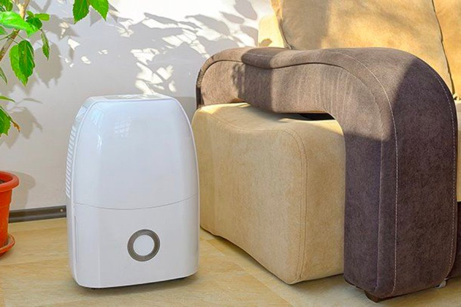 Sử dụng máy hút ẩm là lựa chọn tốt nhất giúp bạn cân bằng độ ẩm trong nhà
