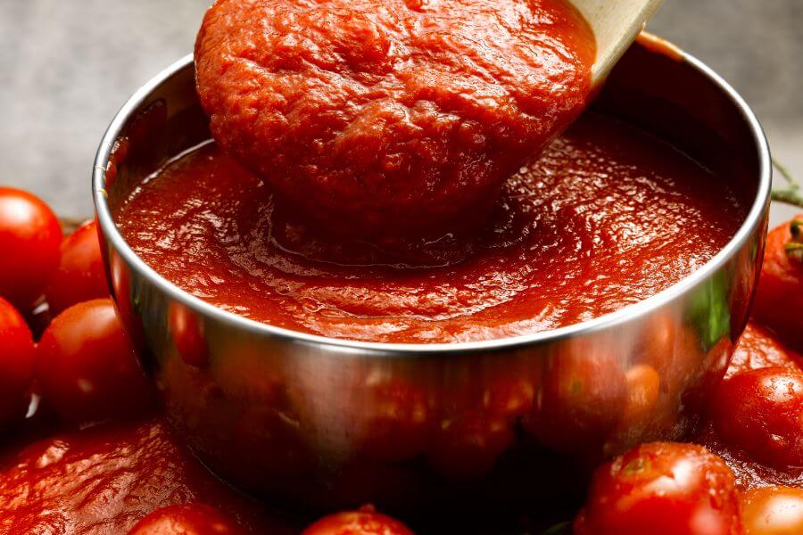 Cách làm sạch nồi cơm điện bị cháy với nước sốt cà chua đem lại hiệu quả đáng kinh ngạc