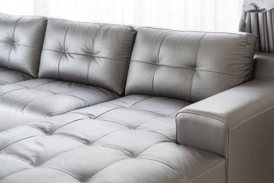 Sofa của bạn sẽ mới như ngày đầu khi biết cách chọn loại hóa chất vệ sinh phù hợp