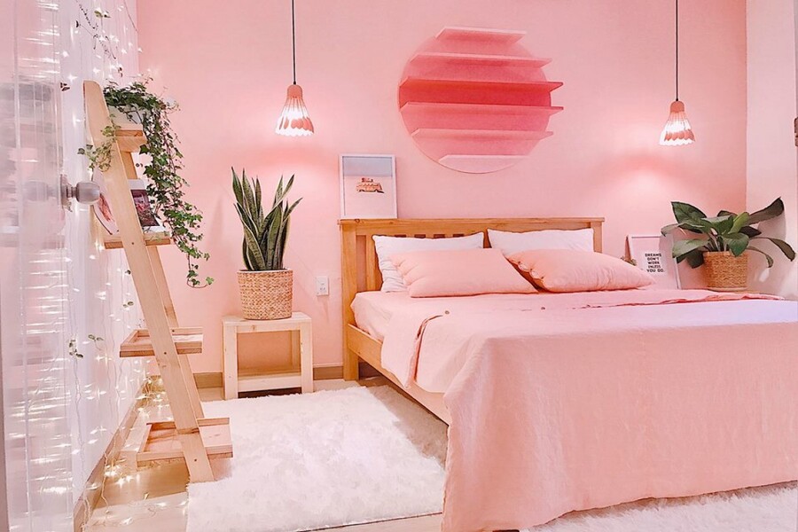Sắc hồng đào khiến cho căn phòng ngủ trở nên ngọt ngào và đáng yêu