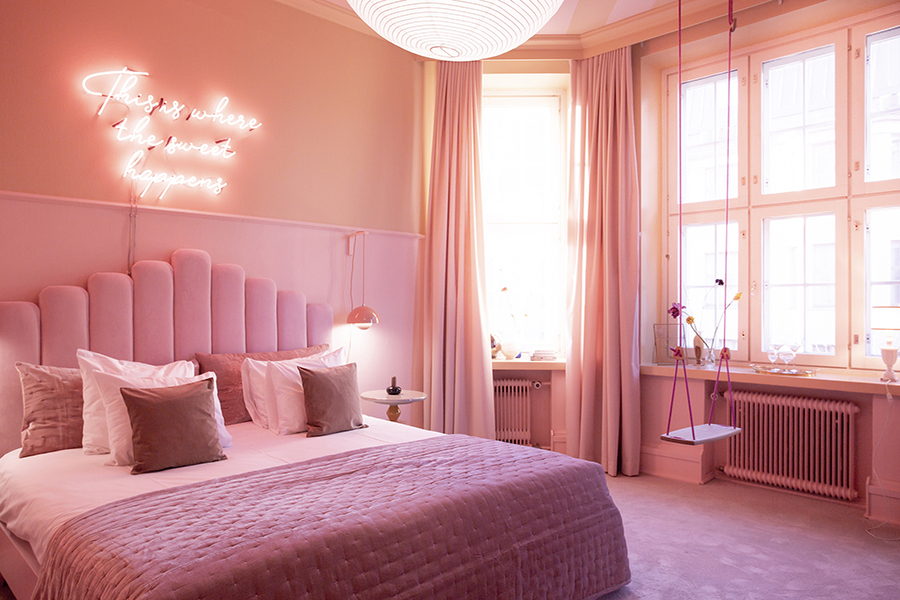 Trang trí phòng ngủ màu hồng mang đến vẻ đẹp ngọt ngào và thơ mộng