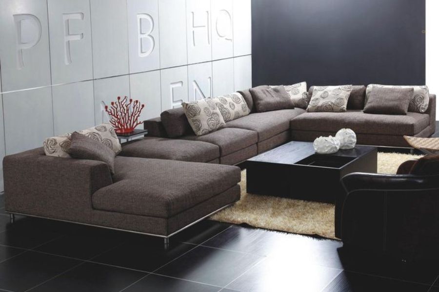 Bố trí sofa sát tường giúp tiết kiệm diện tích cho không gian sống