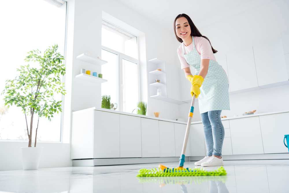 ทำความสะอาดส่วนต่าง ๆ ของบ้านให้เรียบร้อยก่อนย้ายของเข้าบ้านใหม่