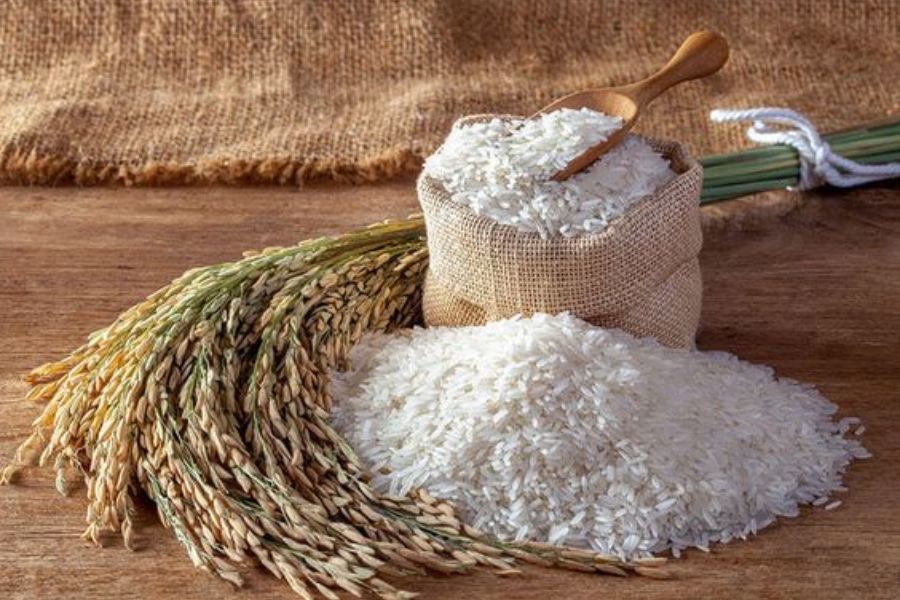 Gạo và nước là những vật phẩm "thiết yếu" mang đến sự khởi đầu tốt đẹp.