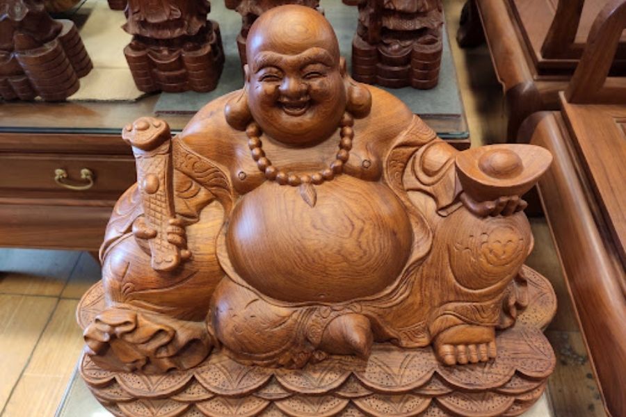 Tượng Phật Di Lặc mang lại nguồn tích cực.