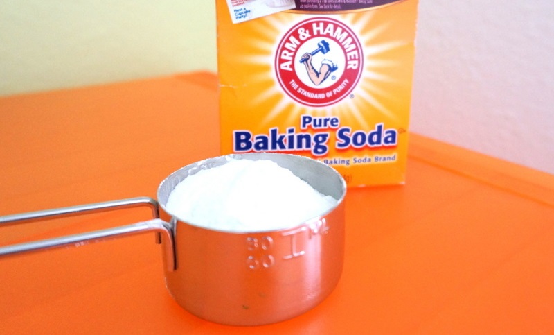 Bột baking soda tẩy trắng vỏ gối