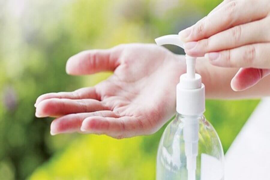dùng nước rửa tay khử mắm tômùi