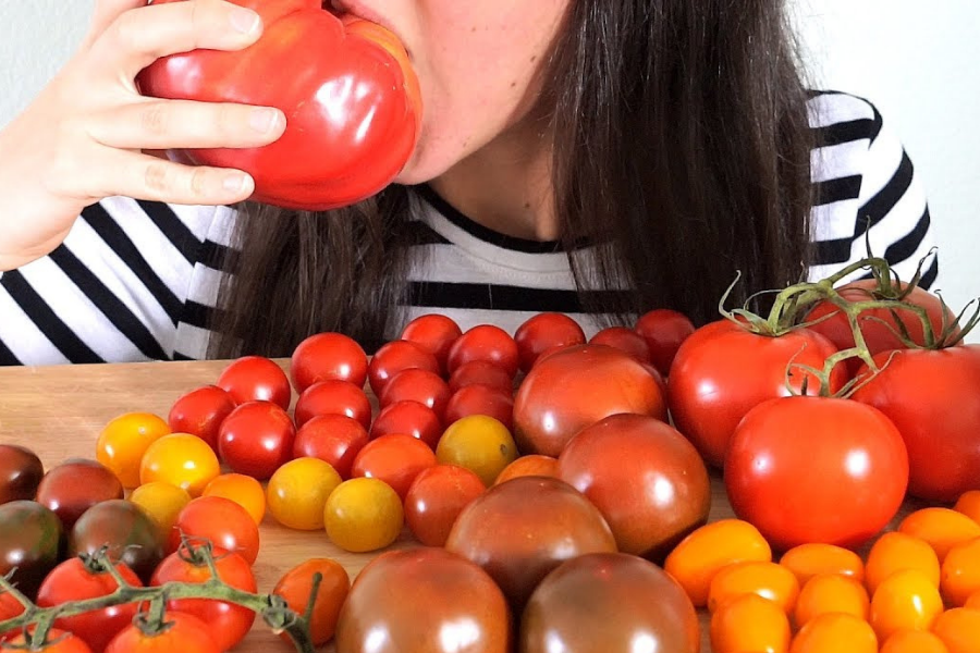 Không nên ăn cà chua khi đói