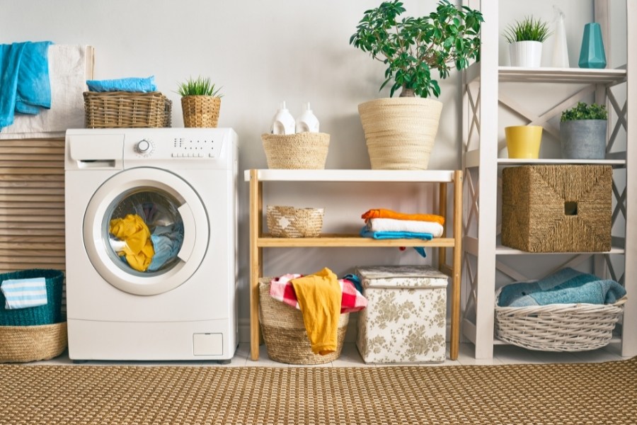 Luôn vệ sinh máy giặt thường xuyên để giữ gìn vệ sinh cho ngôi nhà