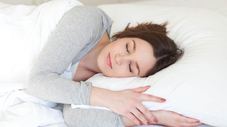 Sử dụng hương thảo liều cao cải thiện giấc ngủ