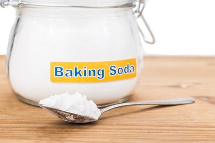 Muối và baking soda có tác dụng khử trùng dùng để vệ sinh ron tủ lạnh