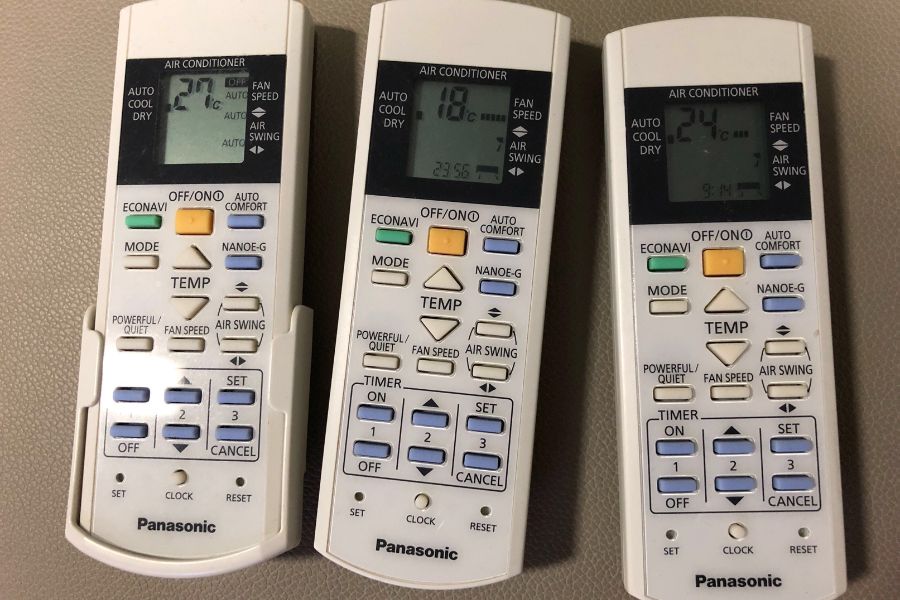 Các nút chức năng trên điều khiển Panasonic có mỗi công dụng khác nhau.