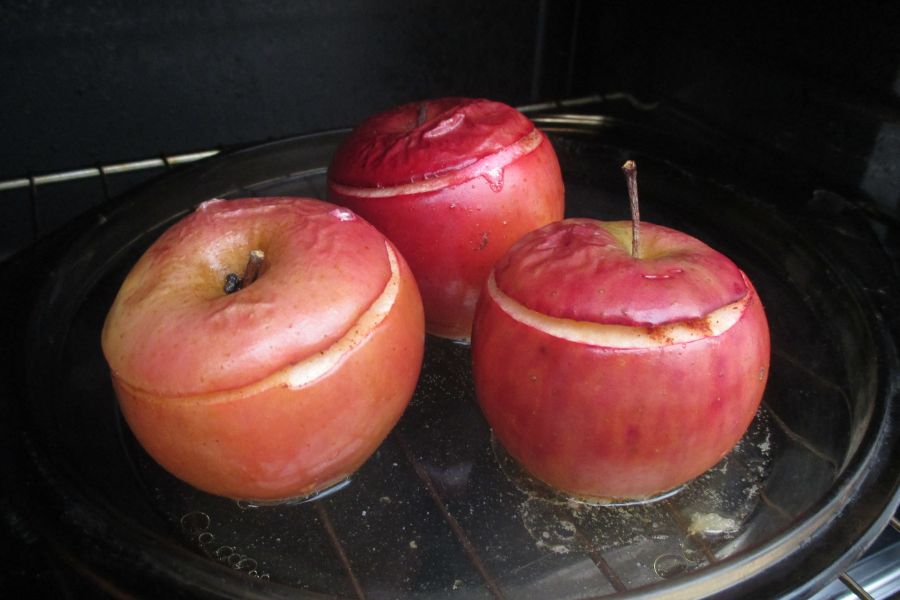 Cách làm thơm phòng với táo nướng độc đáo