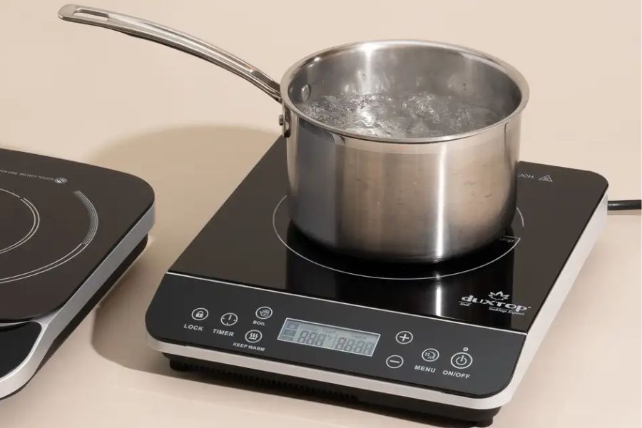 Bếp từ là một thiết bị nấu ăn thông minh sử dụng điện để có thể hoạt động