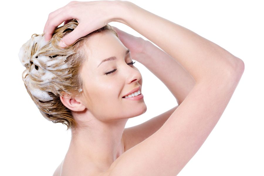 Tác dụng của dầu tràm giúp ngăn gàu và làm sạch da đầu hiệu quả