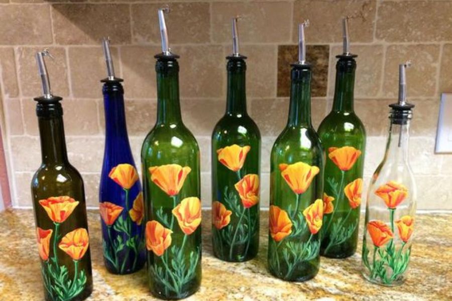 tái chế chai thủy tinh cũ thành những chai đựng gia vị chất lỏng