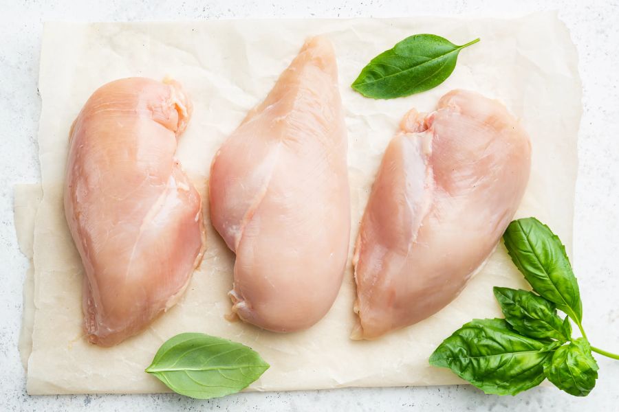 Thịt gà chứa nhiều chất dinh dưỡng cần thiết cho cơ thể