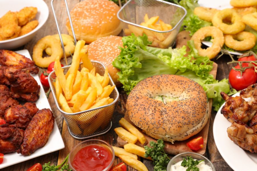 Những đồ ăn chiên rán, thức ăn nhanh không nên có trong thực đơn tăng cơ giảm mỡ