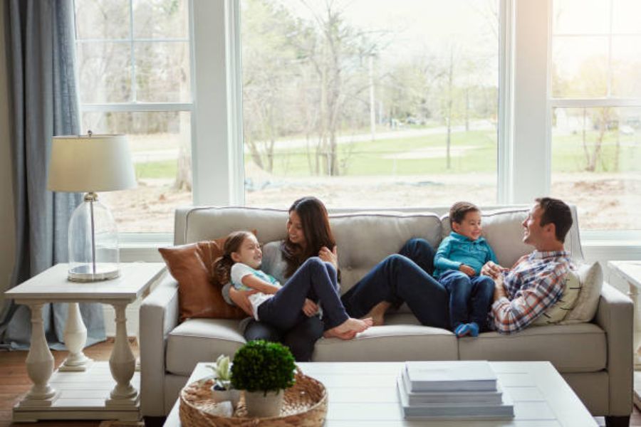 Vệ sinh sofa thường xuyên giúp bảo vệ sức khỏe gia đình