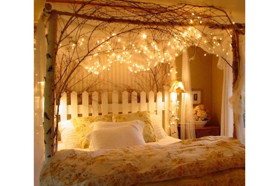 Sử dụng đèn led và rèm trang trí phòng ngủ