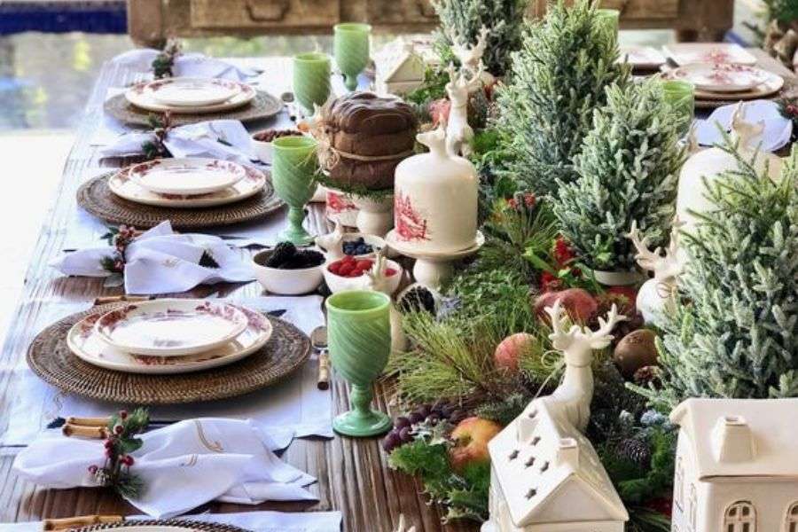 Trang trí bàn tiệc Giáng sinh với chủ đề “cây thông”