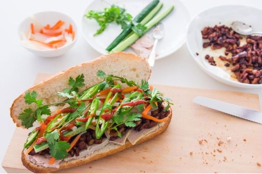 Chiếc bánh mì thơm ngon tuy đơn giản nhưng lại khiến bạn mê ly