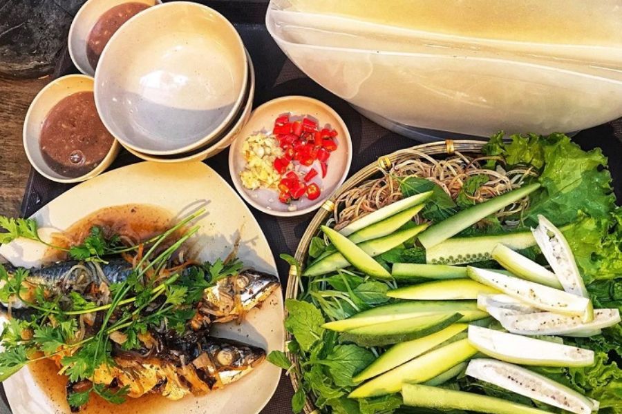 Cá hấp là món nhậu quen thuộc với người dân Việt