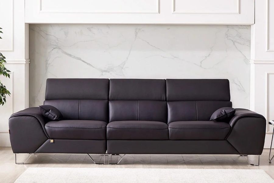 Người mệnh Thủy nên chọn ghế sofa màu đen để hợp với thuyết ngũ hành