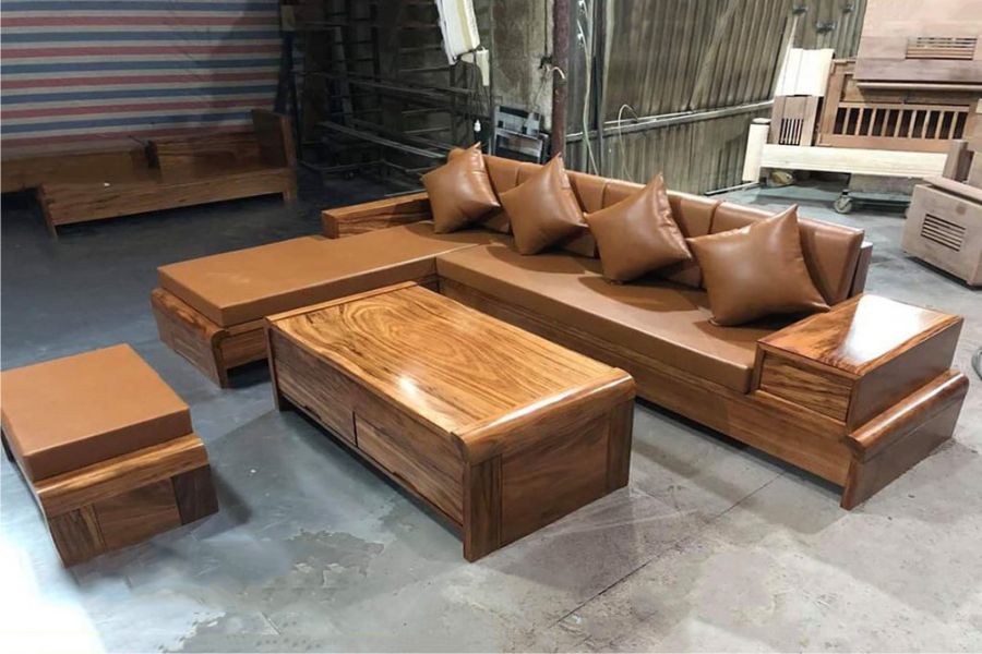 Sofa gỗ bị kêu là do mối mọt đã có sẵn từ trước trong gỗ