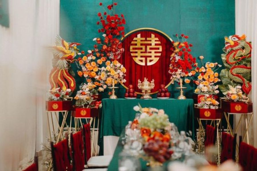 Trang trí bàn thờ gia tiên trong đám cưới ở quê