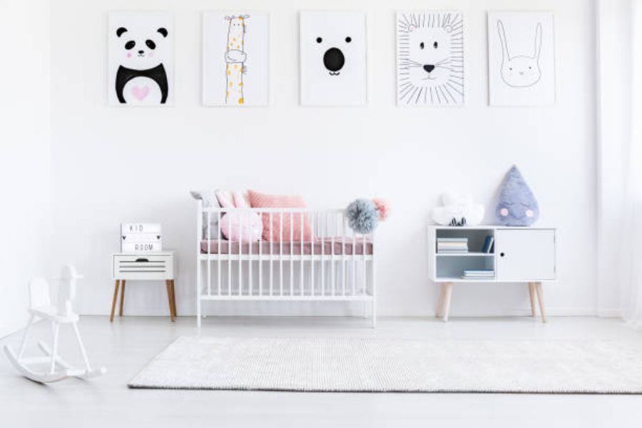 Lựa chọn tranh treo tường phù hợp với độ tuổi của bé gái cho trang trí phòng ngủ cho con gái cá tính