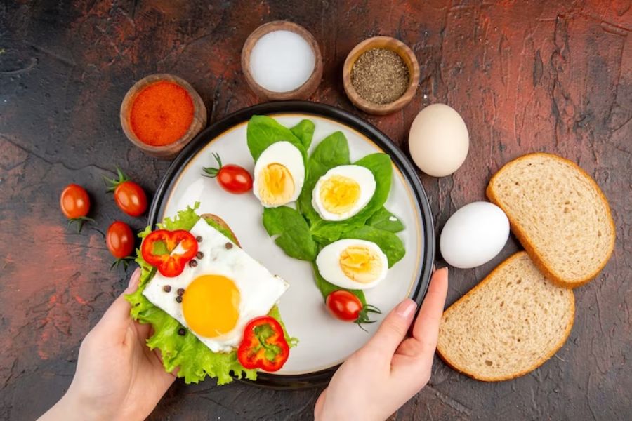 Nhắc đến thực phẩm ít calo nhiều protein không thể không nhắc đến trứng