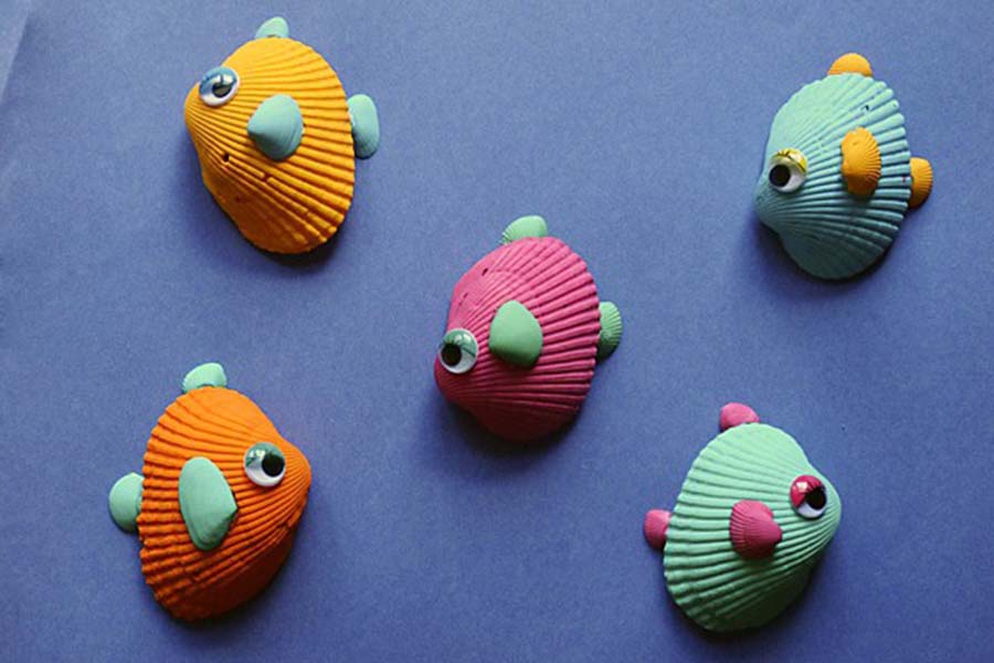 Các chú cá nhiều màu sắc khá đơn giản để các bé mầm non thực hiện