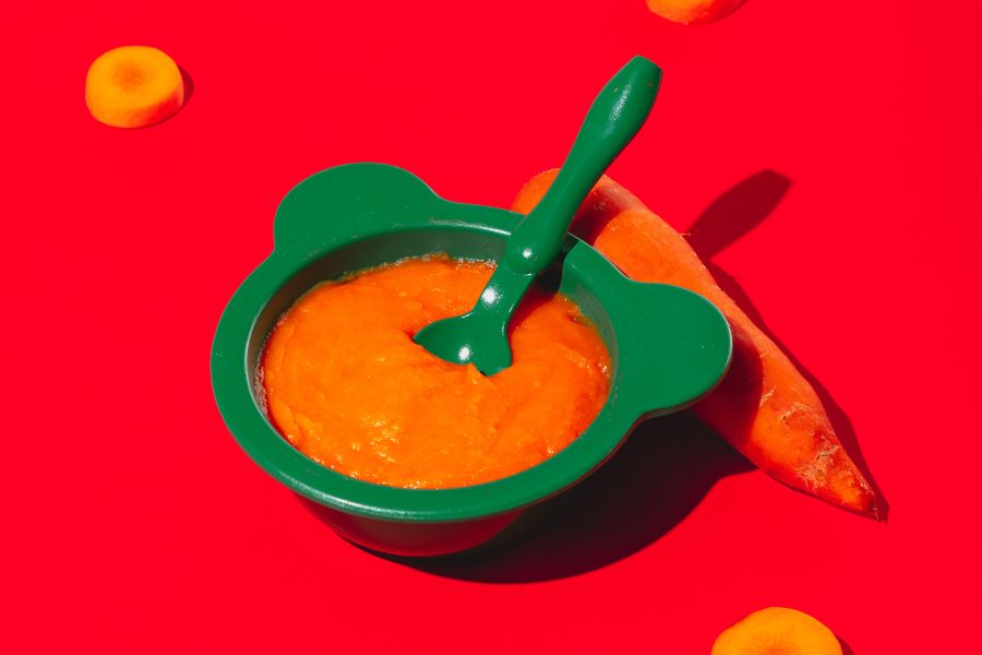 Món cháo cà rốt với nhiều vitamin, khoáng chất bổ sung cho trẻ 6 tháng tuổi