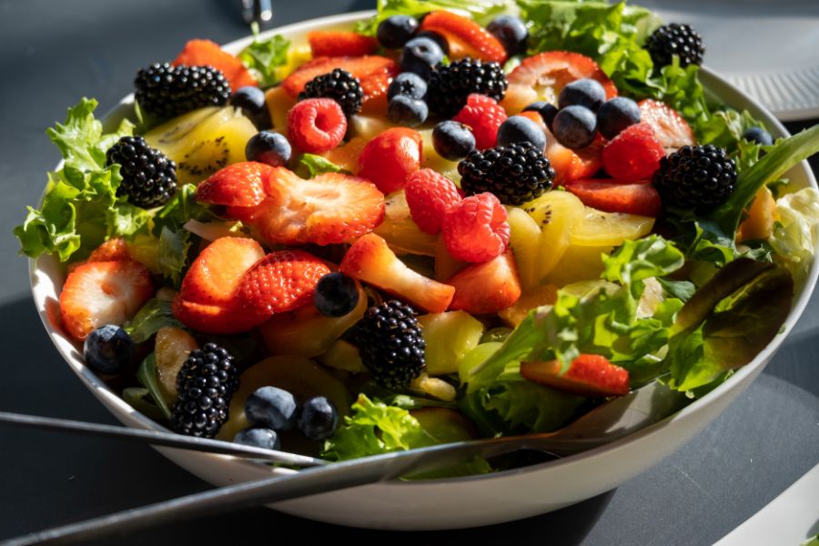 Salad rau củ nõn trái khoáy cây chế biến hóa nhanh chóng gọn gàng cho tới bữa sáng