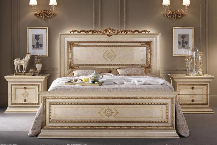 Tab đầu giường phong cách cổ điển có đường nét được chạm khắc tinh xảo