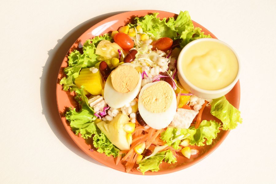 thực đơn bữa sáng nhanh gọn với salad rau củ