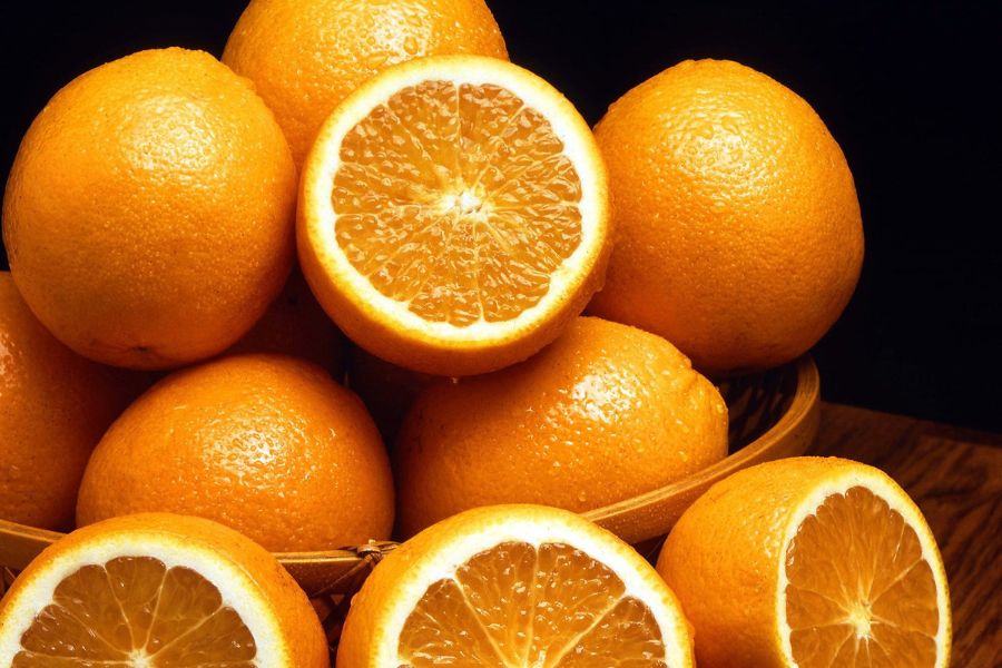 Thành phần dinh dưỡng của cam đa dạng, phong phú