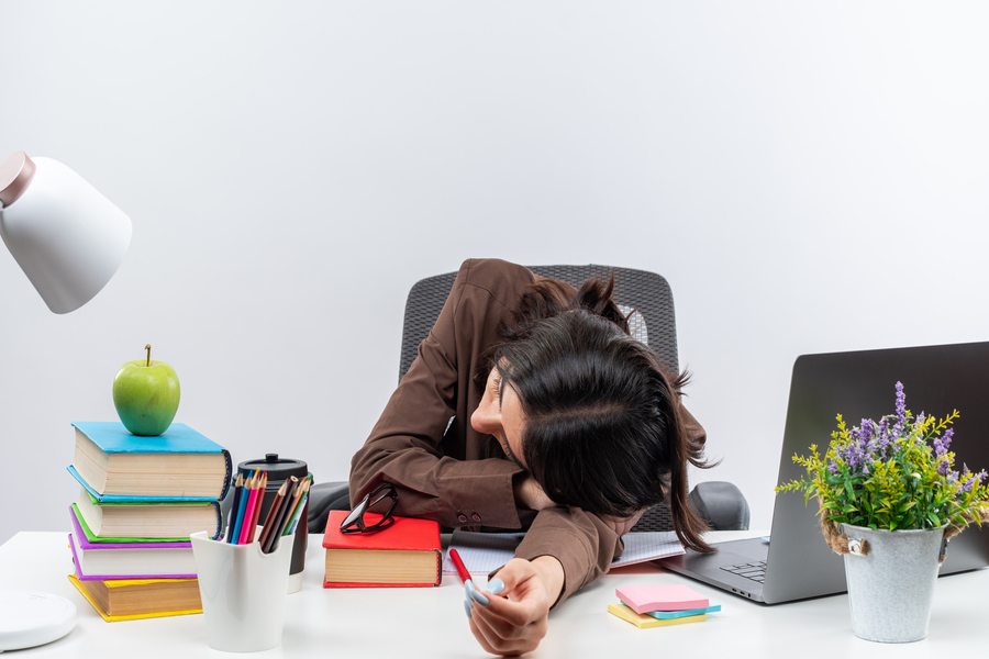 cách chống buồn ngủ ở văn phòng bằng việc nghỉ ngơi trong khoảng thời gian ngắn
