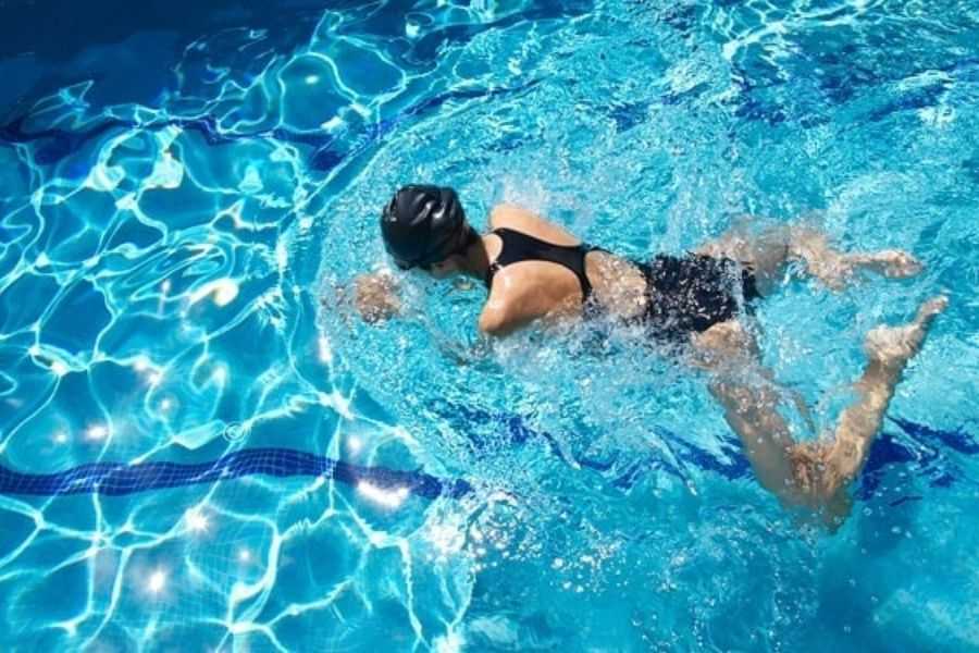 Nhớ thay đổi các kiểu bơi khác nhau để phát triển cơ thể toàn diện nhé