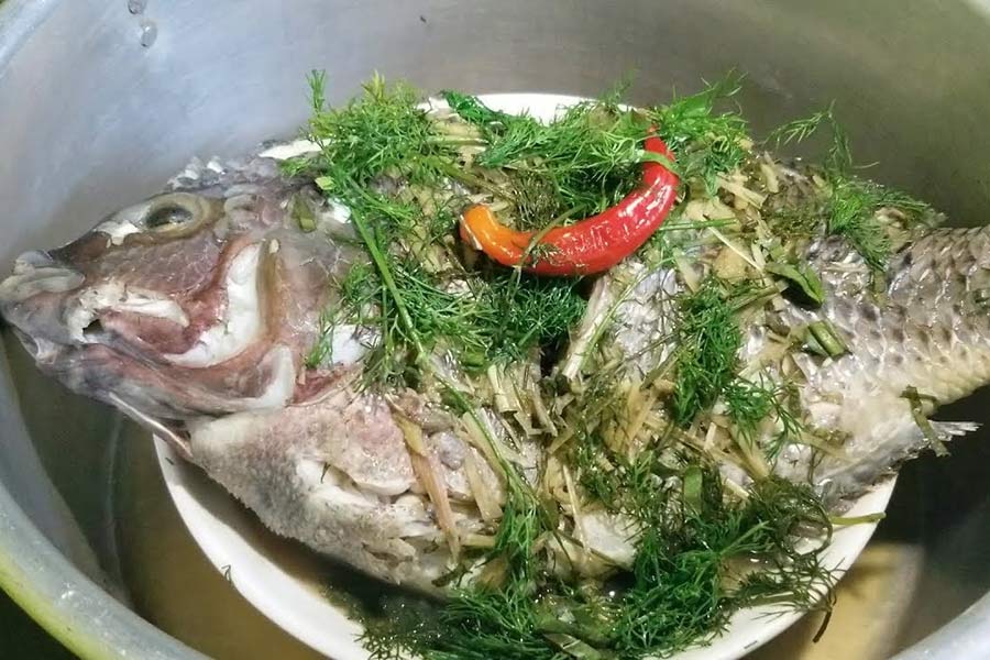 Cá chép giòn hấp bia giữa nguyên vị ngọt của thịt cá, cách làm cũng rất nhanh gọn, đơn giản