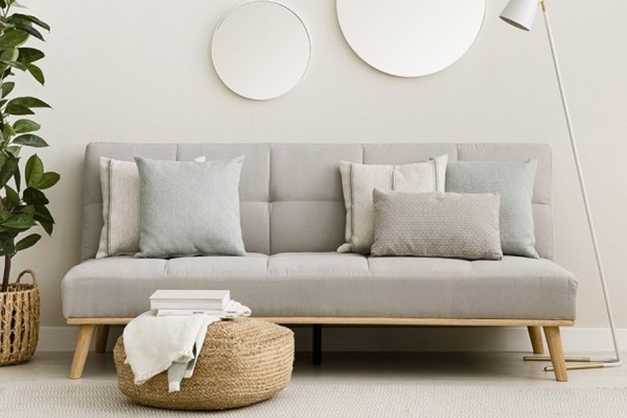 Sofa giường có vải bọc từ cotton, linen hay canvas sẽ mang đến sự thông thoáng khi sử dụng