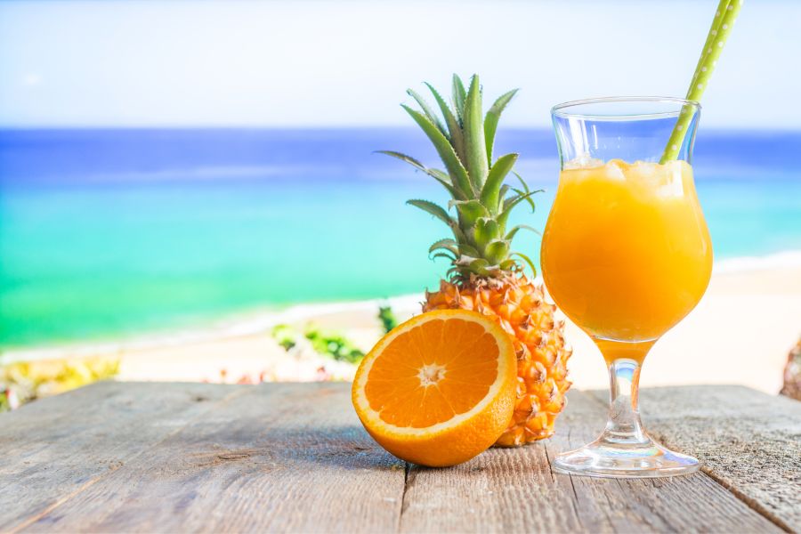 Kết hợp cam, dứa tạo nên món nước trái cây hấp dẫn không thể chối từ