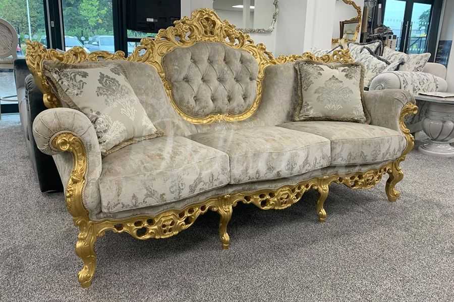 Sofa Medusa mang lại vẻ đẹp quý tộc cho không gian phòng khách