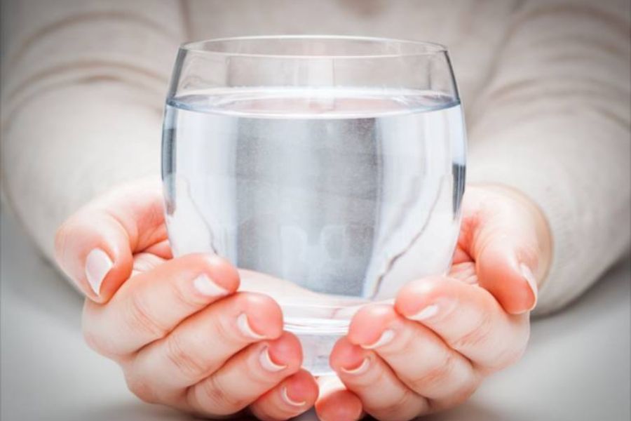 Uống đầy đủ nước lọc để não bộ hoạt động hiệu quả