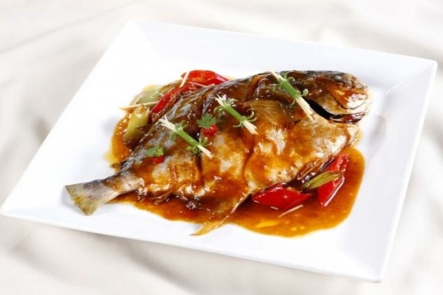 Hương vị đậm đà hấp dẫn từ món cá chim chiên sốt cà chua