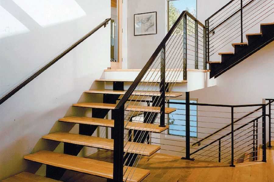 Cầu thang sắt đẹp sang trọng với nhiều kiểu dáng, cách thiết kế và màu sắc khác nhau