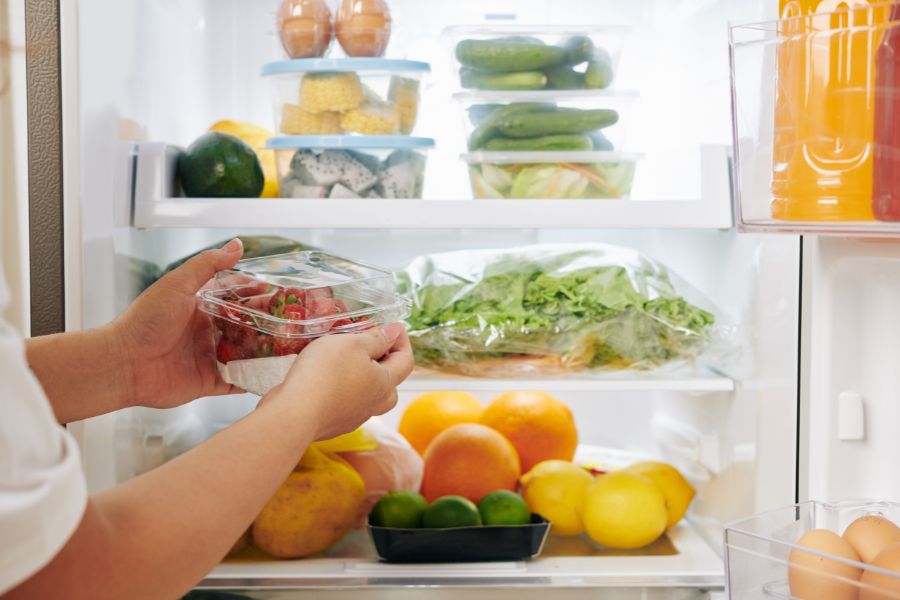 Bảo quản dâu tây trong tủ lạnh là cách làm phổ biến nhất.
