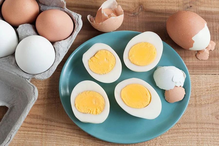 Lượng trứng gà nên ăn phụ thuộc vào tình trạng sức khỏe, độ tuổi,...
