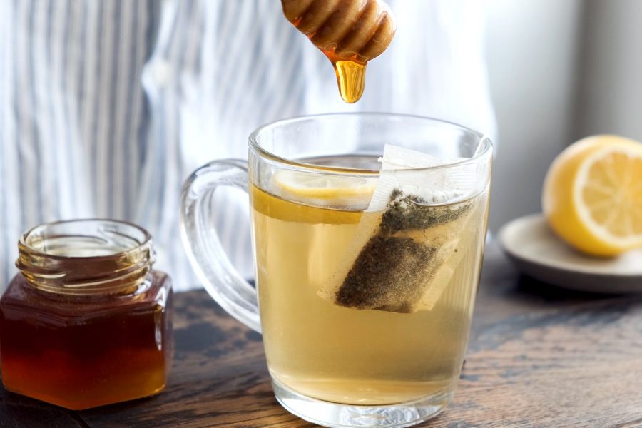 Mật ong pha trà xanh là thức uống giảm cân rất được ưa chuộng